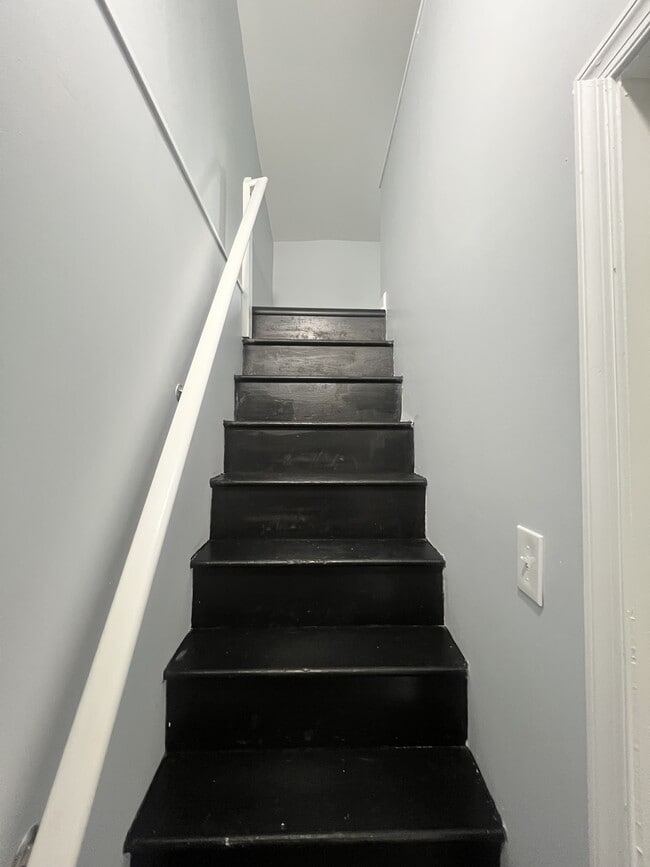 Building Photo - 1212 W Lombard St