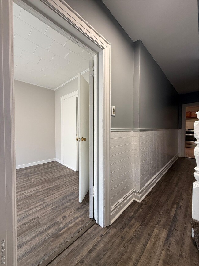 Building Photo - 43-13 25th Ave