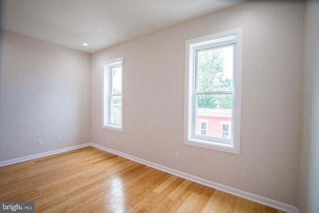 Building Photo - 2428 Sharswood St