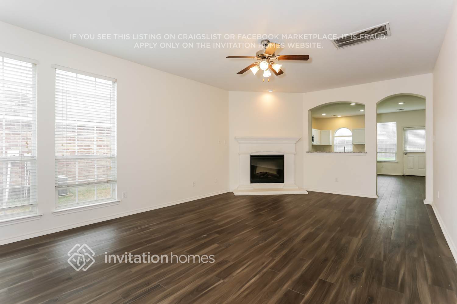 Building Photo - 1213 Sweetwater Dr