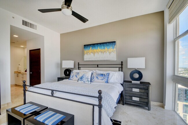 Building Photo - 550 Okeechobee Blvd