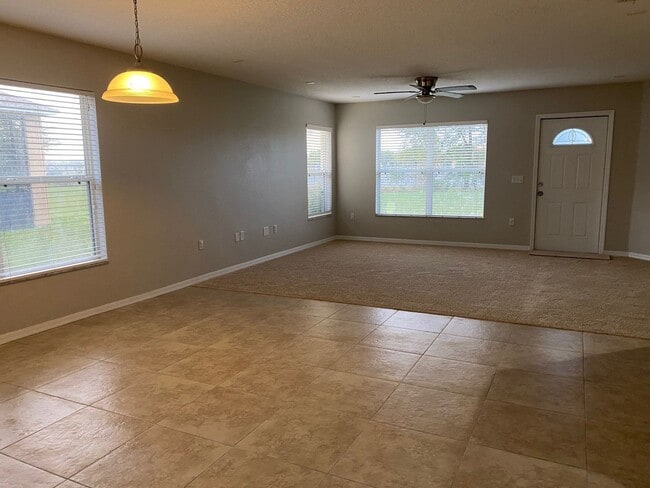 Building Photo - Quaint 3/2 Home with a Beautiful Covered F...