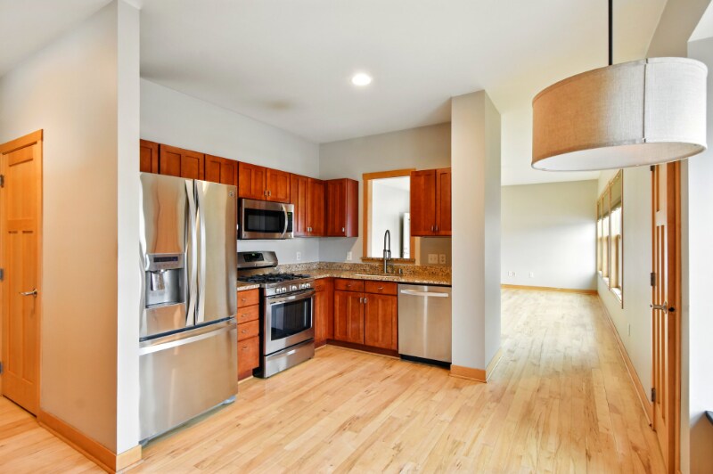 Building Photo - 2905 N Newhall St