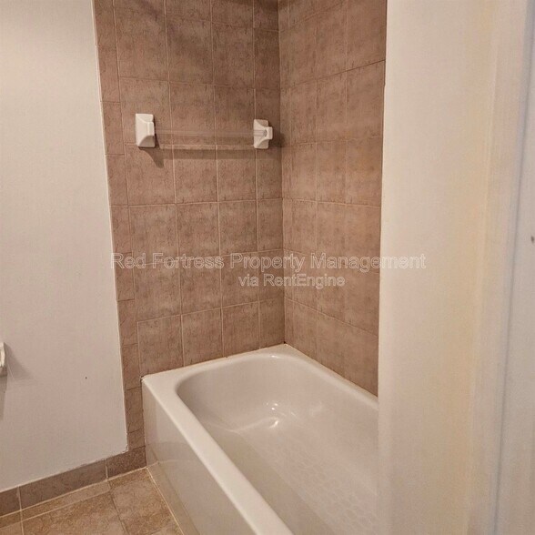 Building Photo - 8326 Bernwood Cove Loop