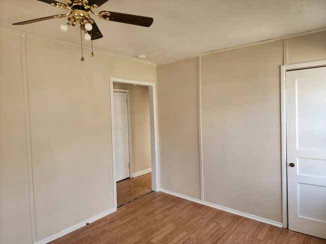 Building Photo - 314 Oakwood Rd