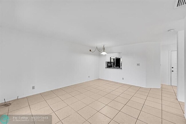 Building Photo - 9186 NW 40th St
