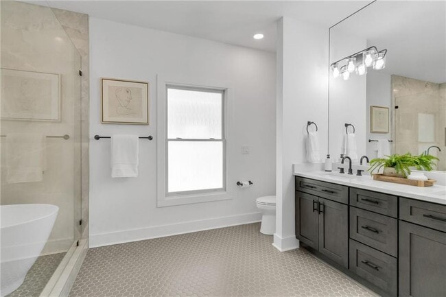 Building Photo - 976 Dunning St SE