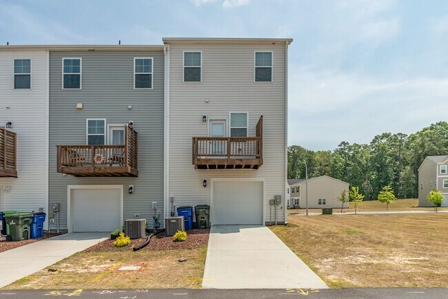 Building Photo - 2500 Chert Ln