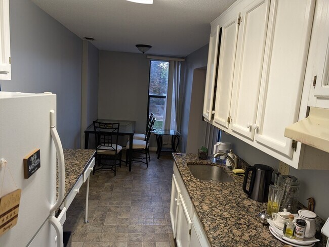 Building Photo - 56 Shrewsbury Green Dr