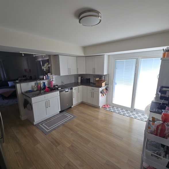 Building Photo - 1643 Dogwood Dr