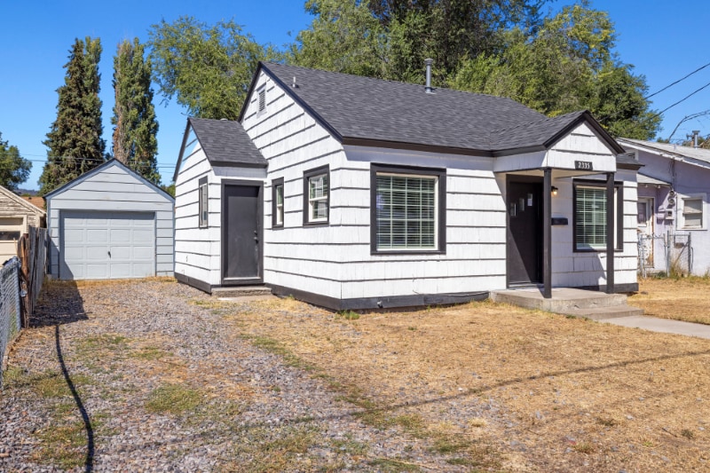 Building Photo - 2335 Darrow Ave