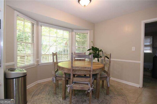 Building Photo - 3571 Sunderland Cir NE