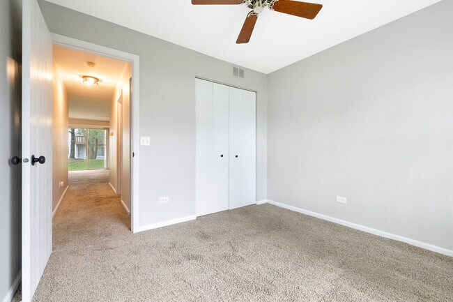 Building Photo - 690 Thorntree Ct