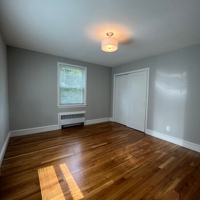 Bedroom 3 - 84 Tyndall Ave