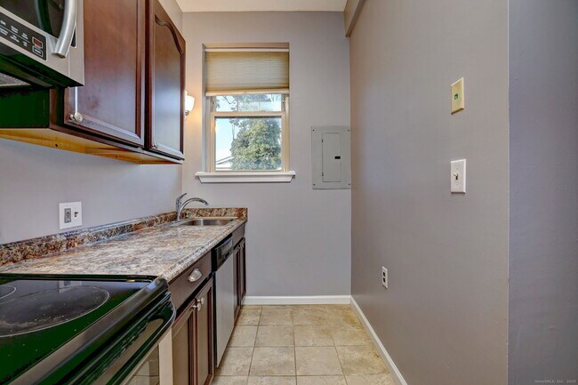 Building Photo - 146 High St