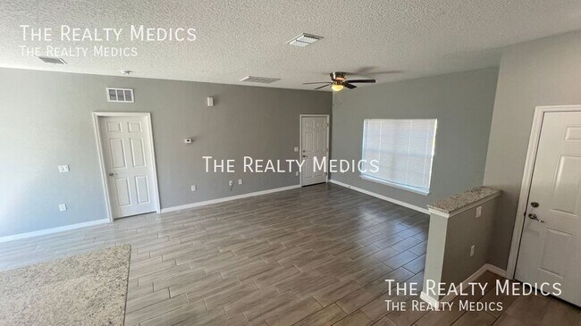 Building Photo - 2640 Dennis Ave SE