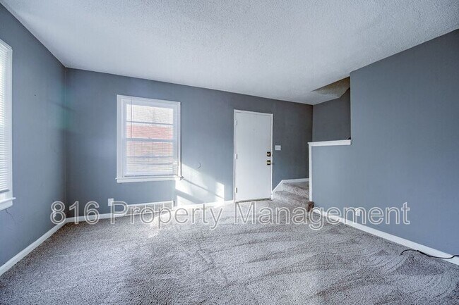 Building Photo - 1807-1809 E 74th Terr