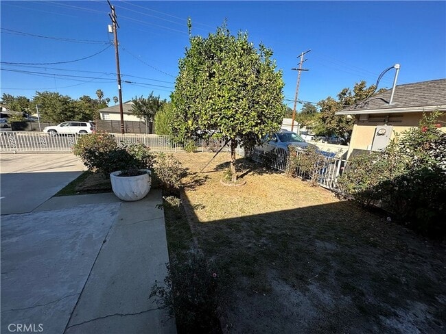 Building Photo - 14222 Hart St