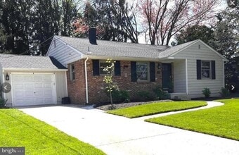 Building Photo - 431 Covered Bridge Rd