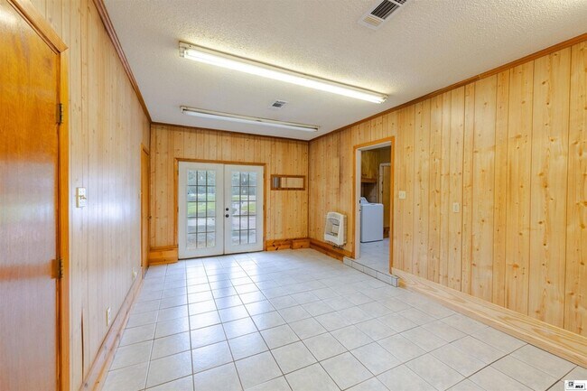 Building Photo - 129 LA-860
