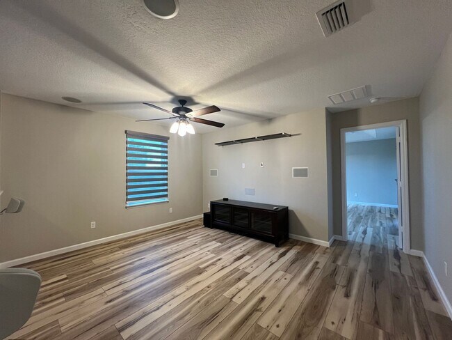Building Photo - BEAUTIFUL 3-bedroom, 3-bathroom home in Gr...