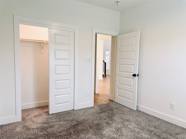 Building Photo - 16575 Oasis Glade Dr
