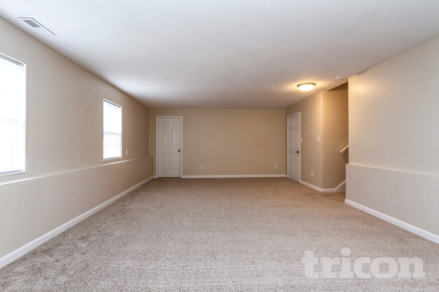 Building Photo - 4040 Dogwood Ln