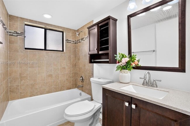 Building Photo - 9920 NW 68th Pl
