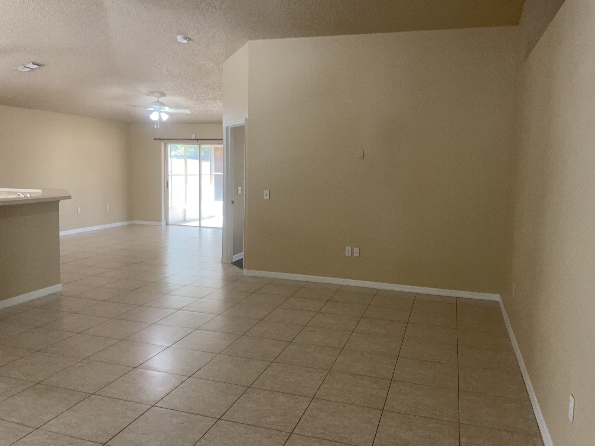 Building Photo - 806 Rocky Mountain Ct