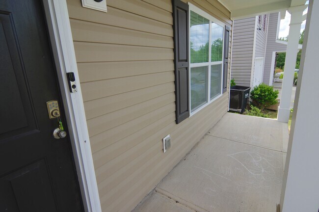 Building Photo - 116 Leslie Silver Dr