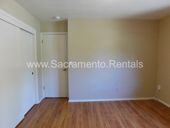 Building Photo - 7452 Santa Susana Way