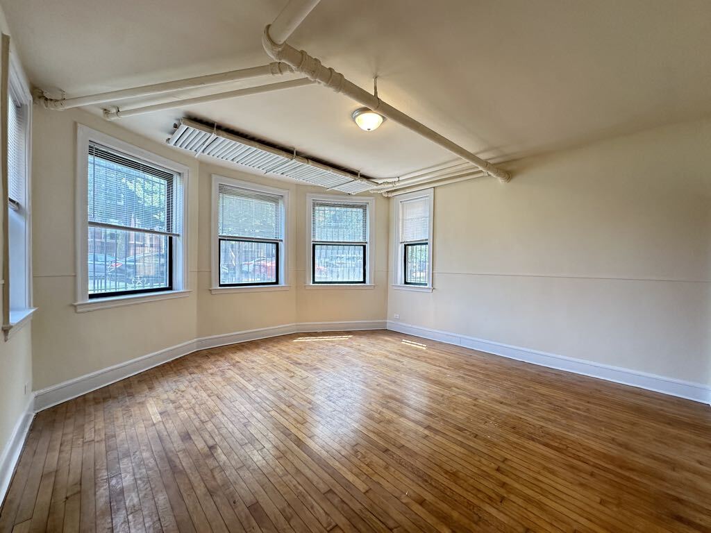 Building Photo - 2330 N Spaulding Ave