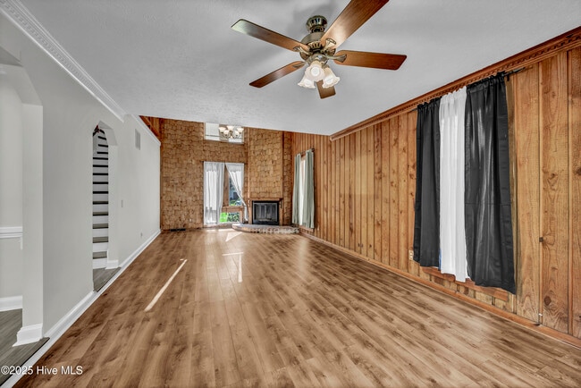 Building Photo - 14 Creekstone Ln