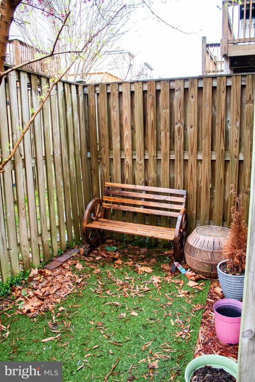 Building Photo - 2095 Pawlet Dr