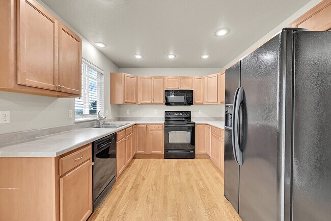 Building Photo - $2,200.00 - 3 Beds, 2.5 Baths, Single Fami...