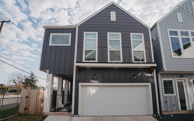 Building Photo - 5233 Hillman St