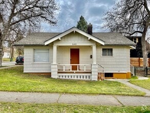 Building Photo - New on the Market!