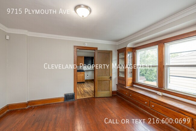 Building Photo - 9715 Plymouth Ave