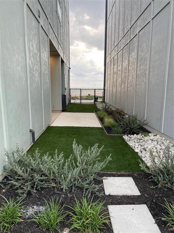 Building Photo - 714 Resort Dr