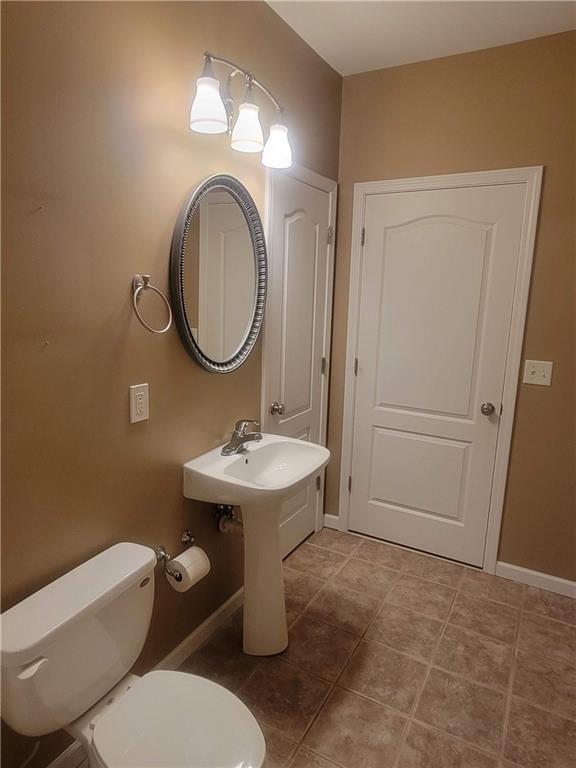 Building Photo - 5555 Holly Springs Dr