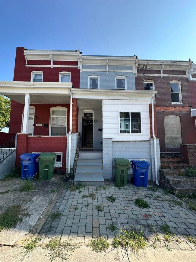 Building Photo - 1907 E 28th St