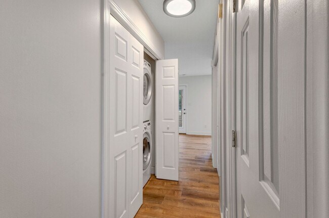 Building Photo - Farmhouse-Style Home Minutes from the Water | No HOA