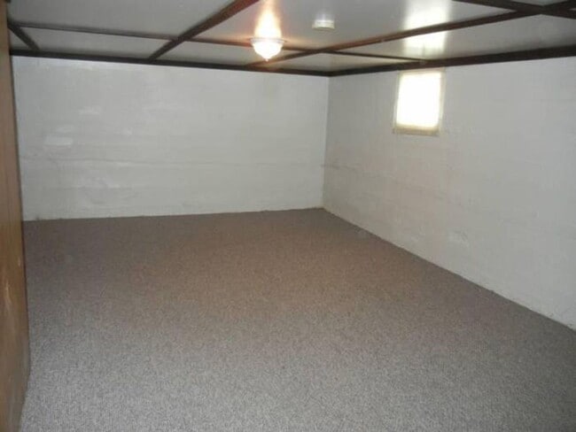 Building Photo - Beautiful 2 Bed 1 Bath Home