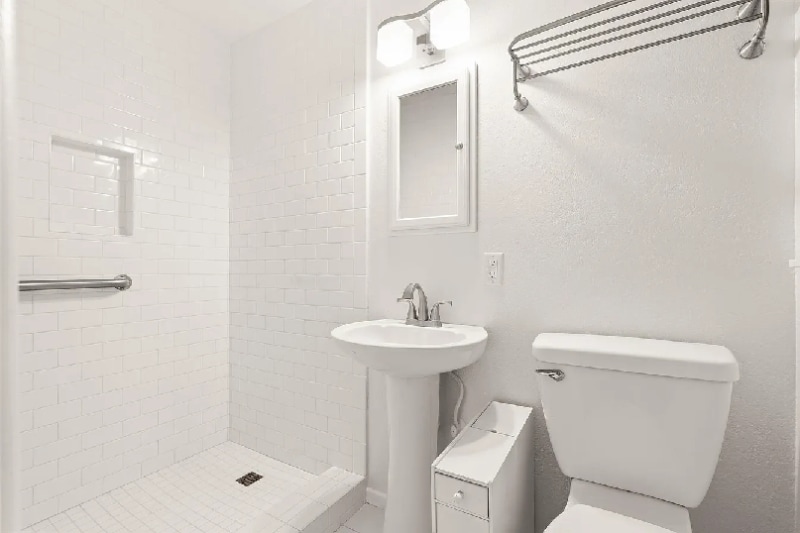 Building Photo - 5651 N Bryn Mawr St