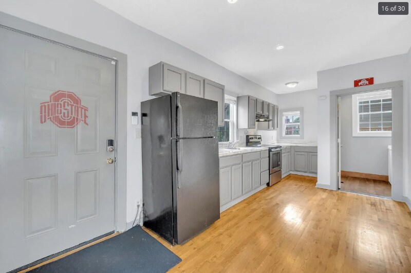 Building Photo - 2137 Indiana Ave