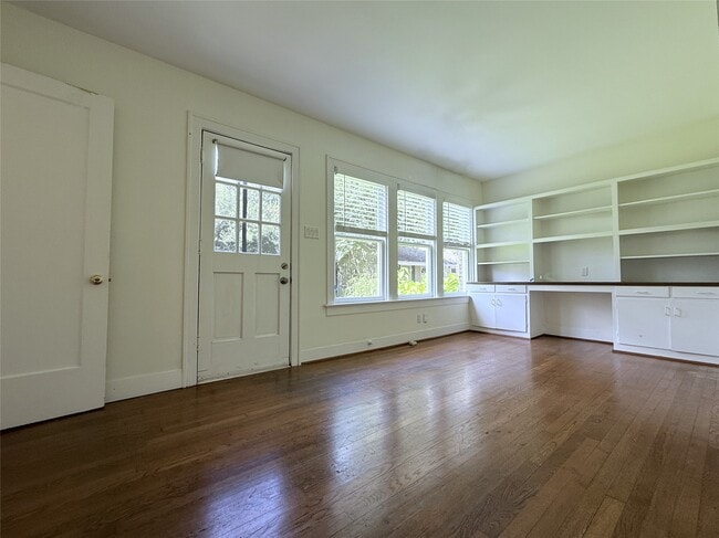 Building Photo - 2312 Quenby St