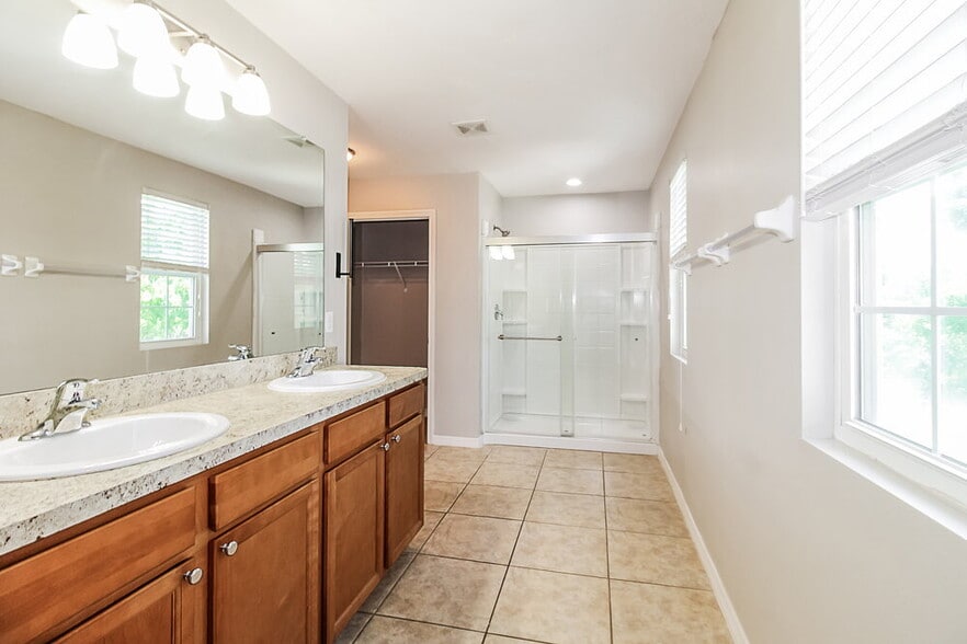 Building Photo - 14471 Finsbury Dr
