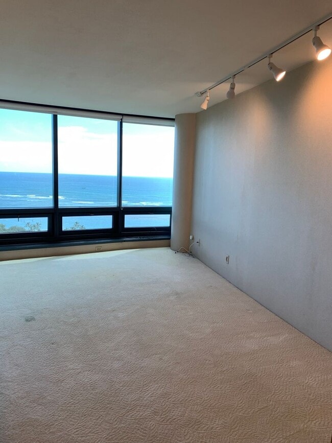 Building Photo - Luxury Unfurnished 2BR/2BA at Nauru Tower ...