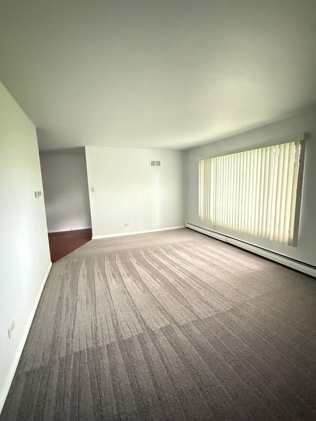 Building Photo - 14723 Kilpatrick Ave