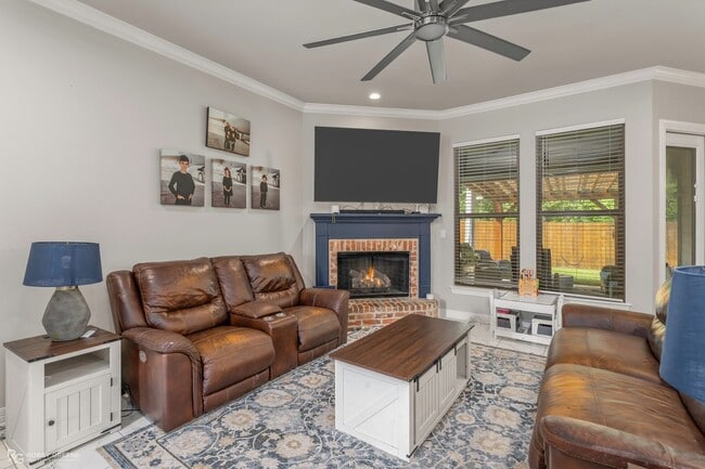 Building Photo - Modern 4BR Home w/ Bonus Room in Dogwood South